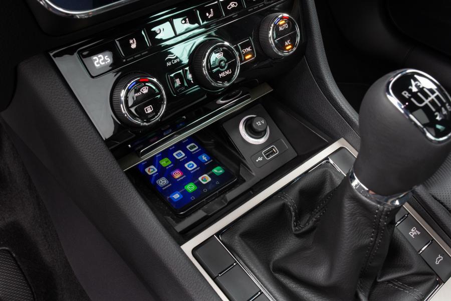Детали интерьера Skoda Superb Laurin & Klement 2019 года  (WW) (фото 68 из 93)